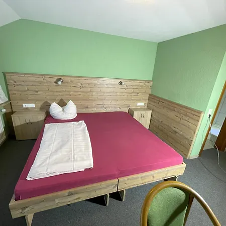 Semesterbostad Doppelzimmer Mit Balkon - Gastehaus Rossle 7 *
